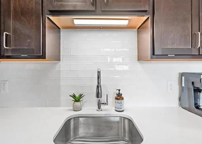 Cozysuites Trendy 1br, Downtown